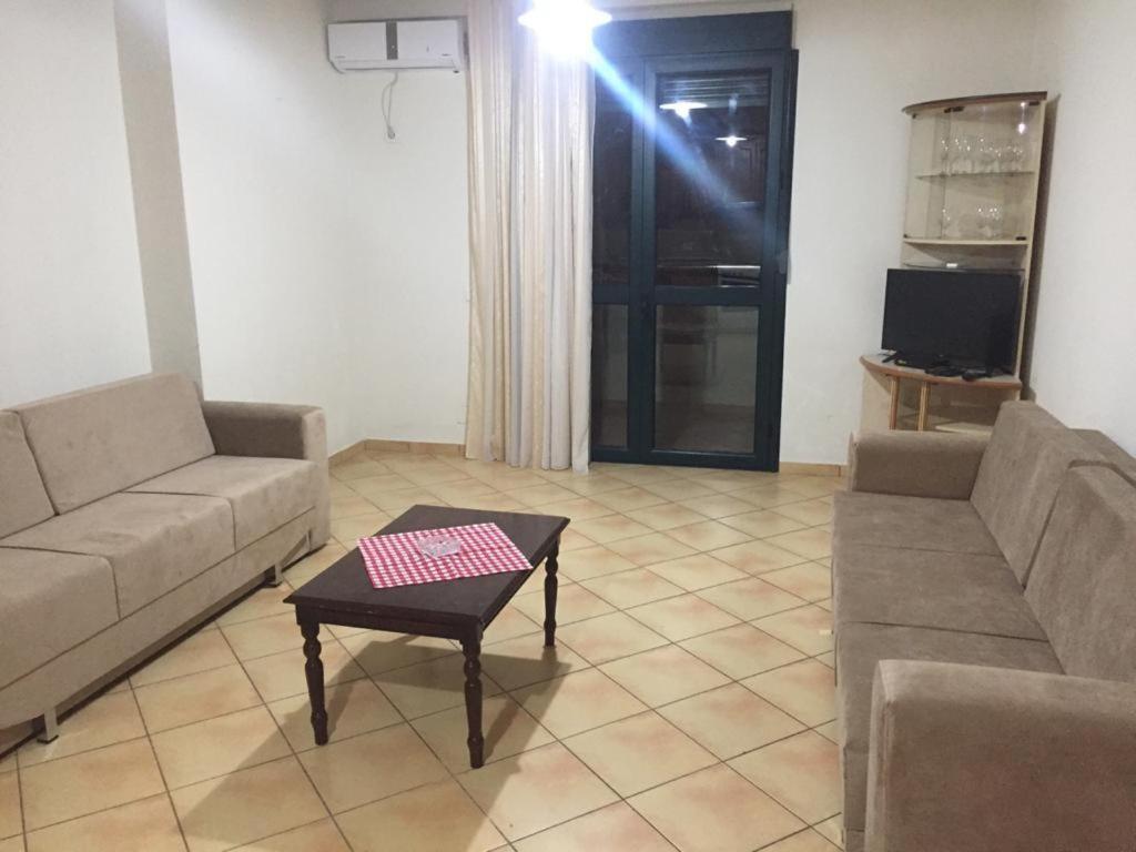 Seaside Apartment Vlore Bagian luar foto